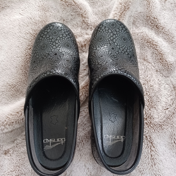Dansko Professional Clog Black/Silver Geometic Circle Pattern Size 37 or 6.5 US - Picture 6 of 8